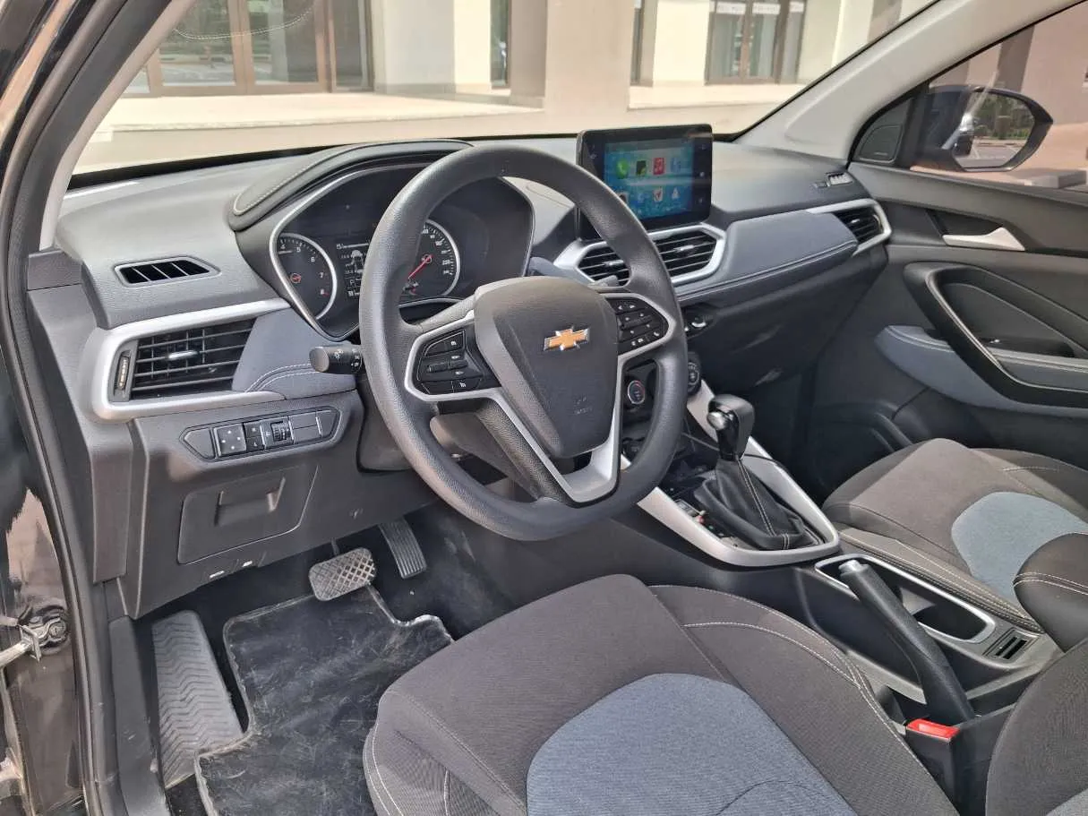 Car image 11