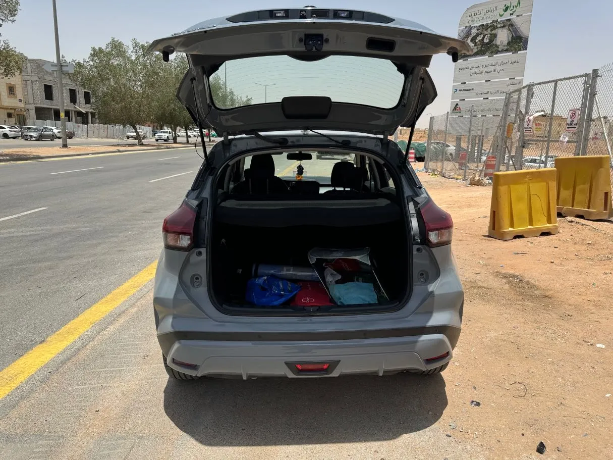 Car image 21