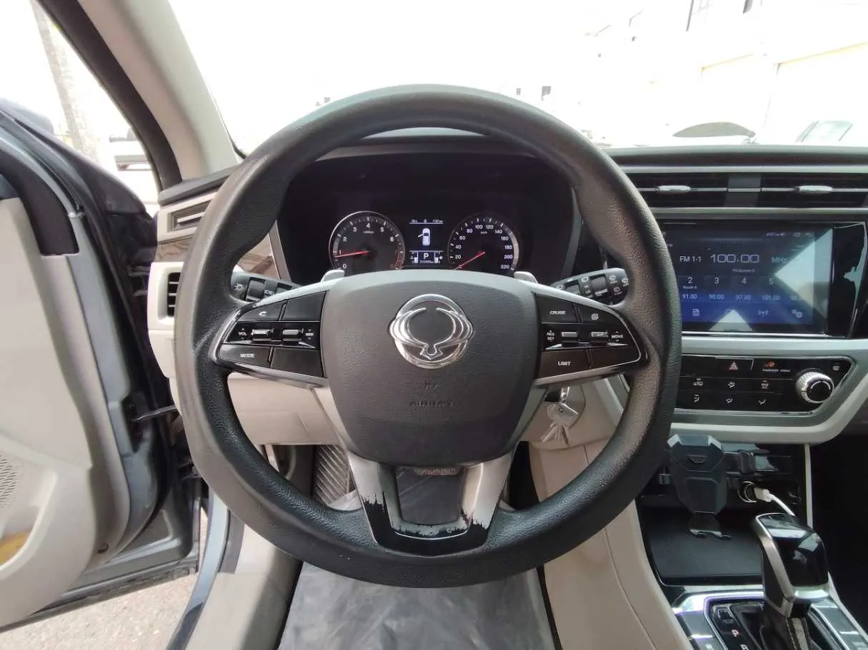 Car image 23