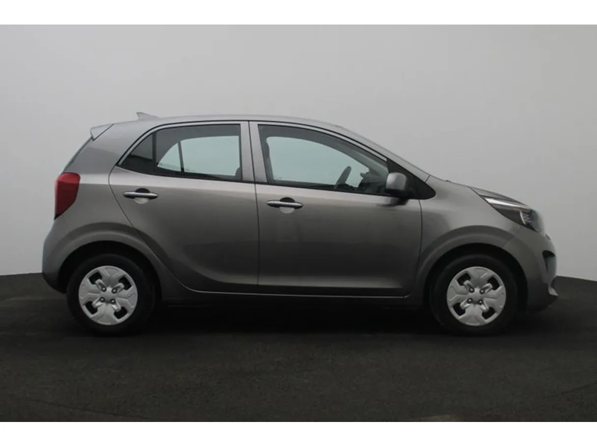 Car image 13