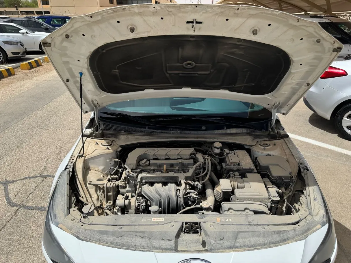 Car image 21