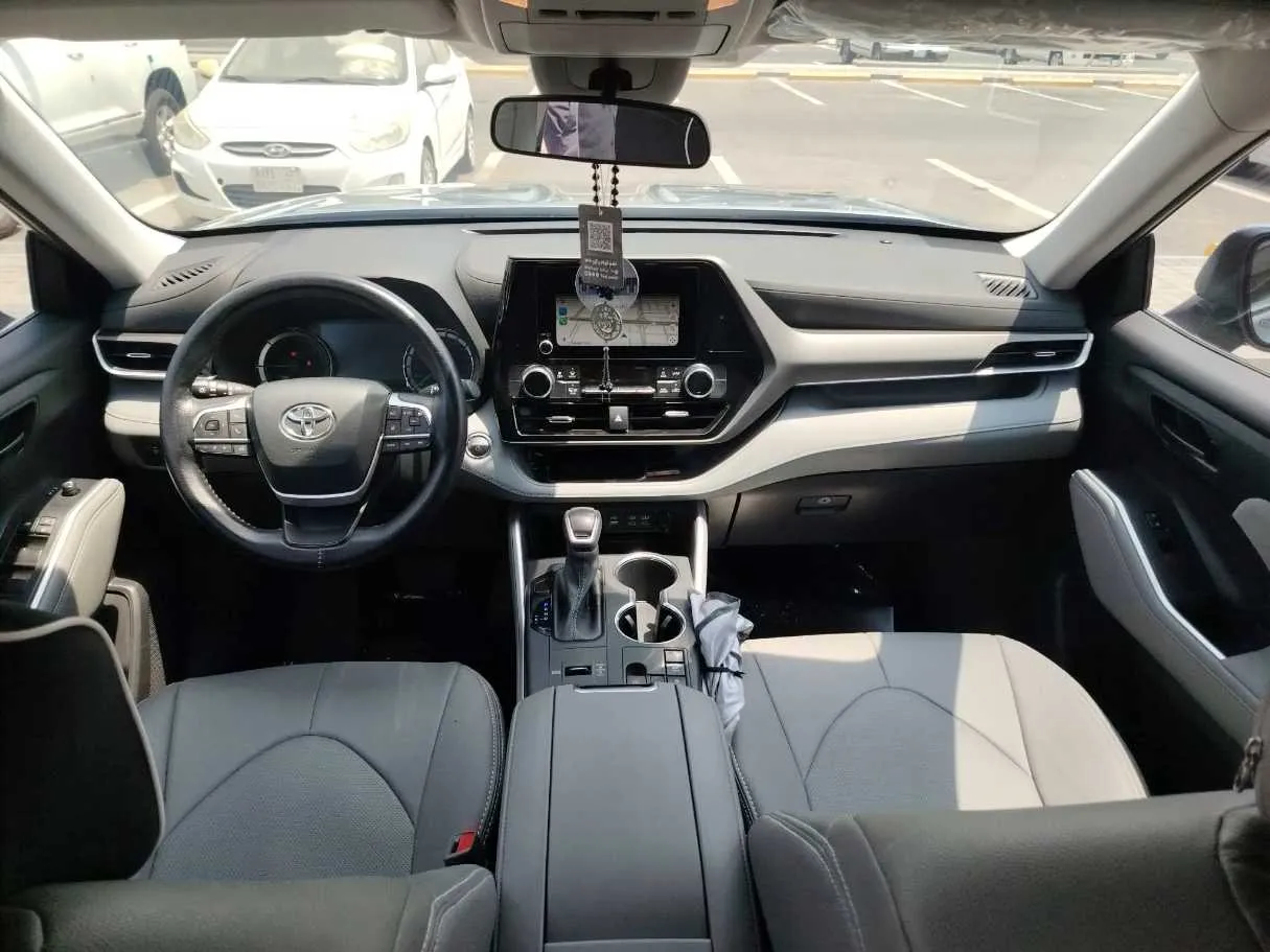 Car image 21