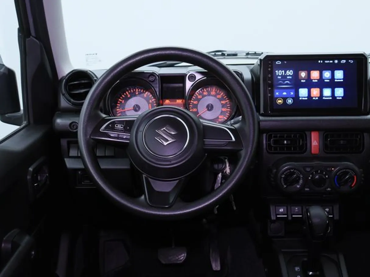 Car image 14