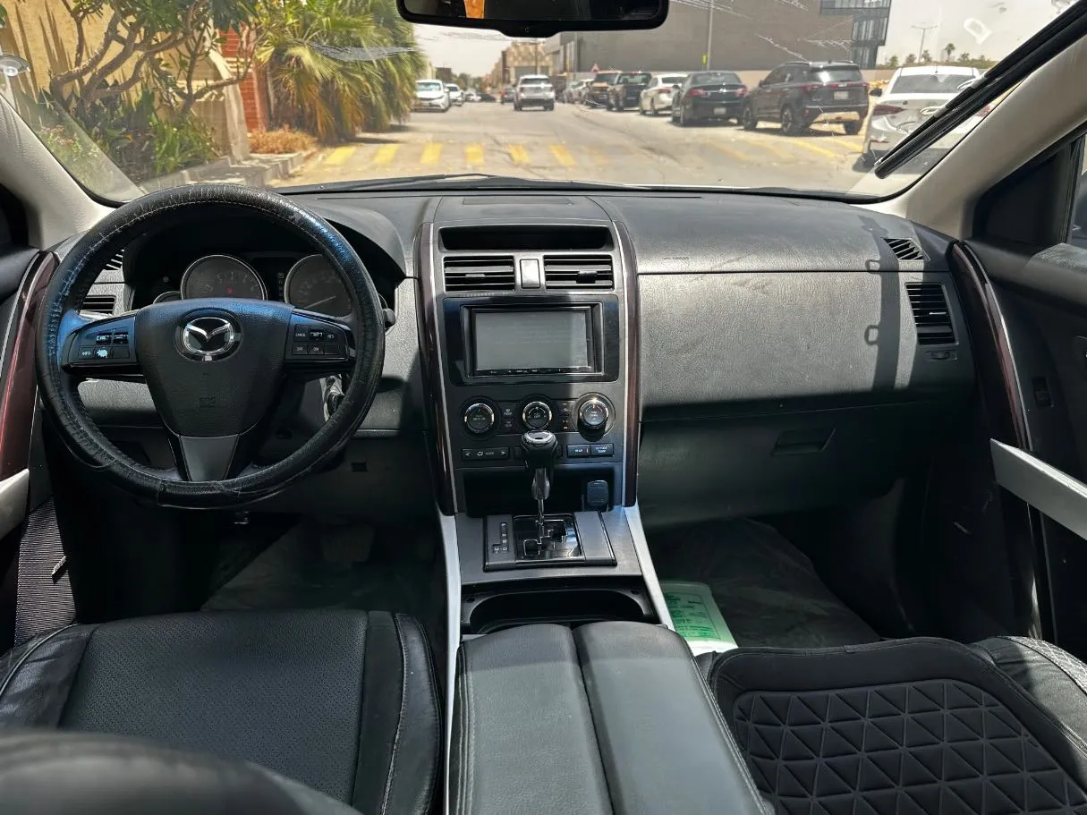 Car image 17