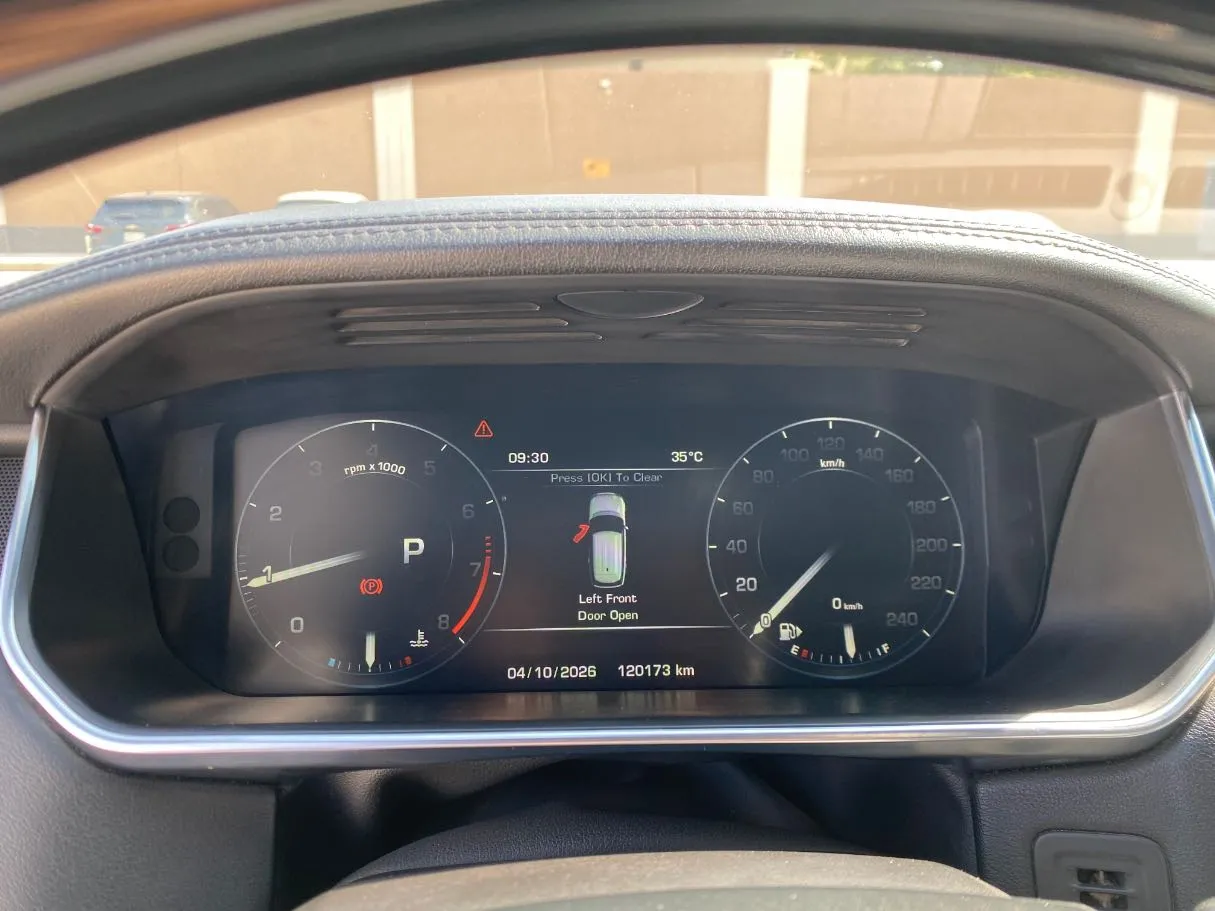 Car image 20