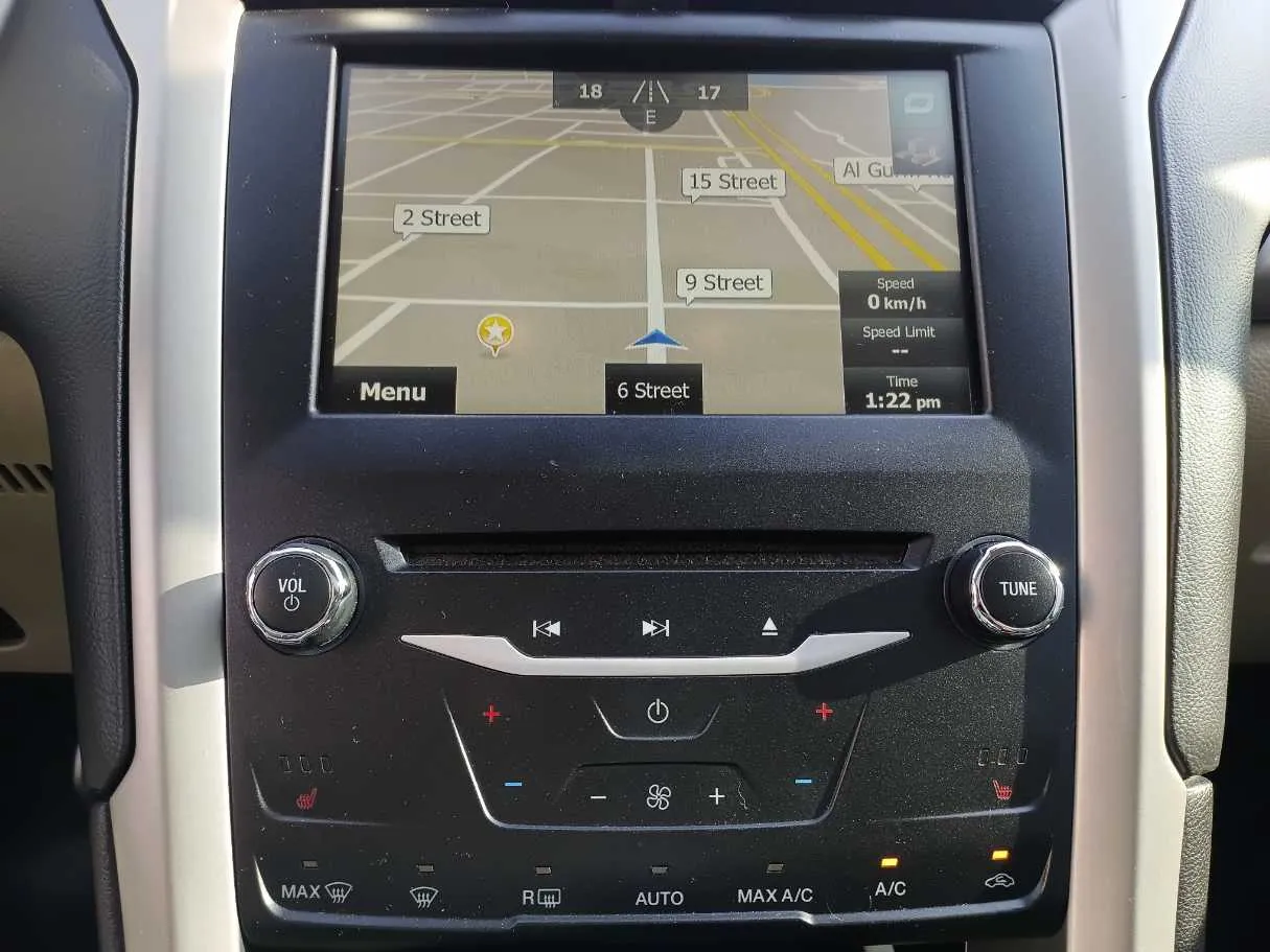 Car image 24