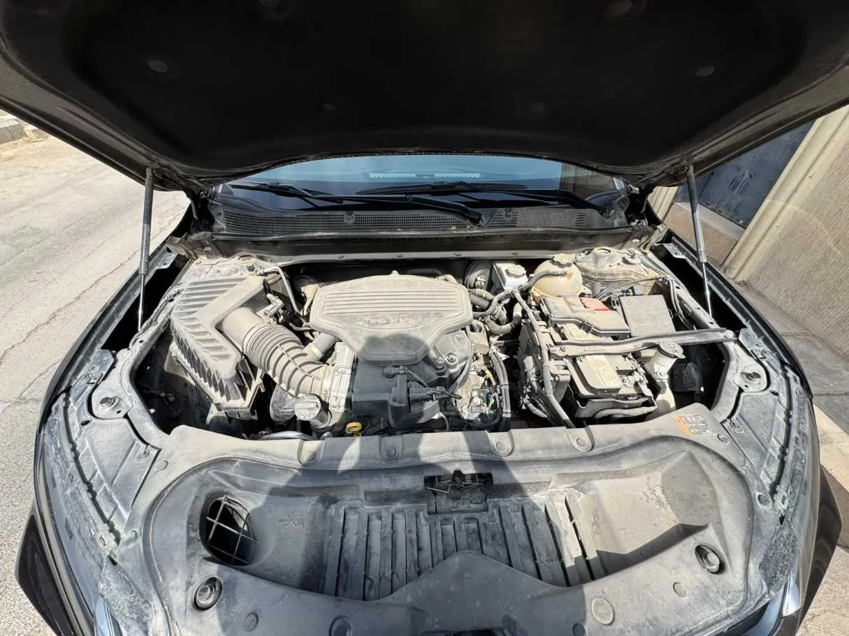 Car image 26
