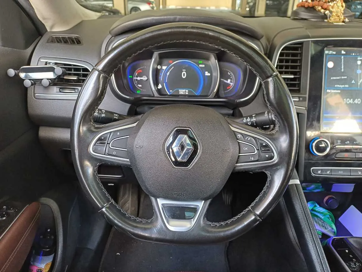 Car image 14