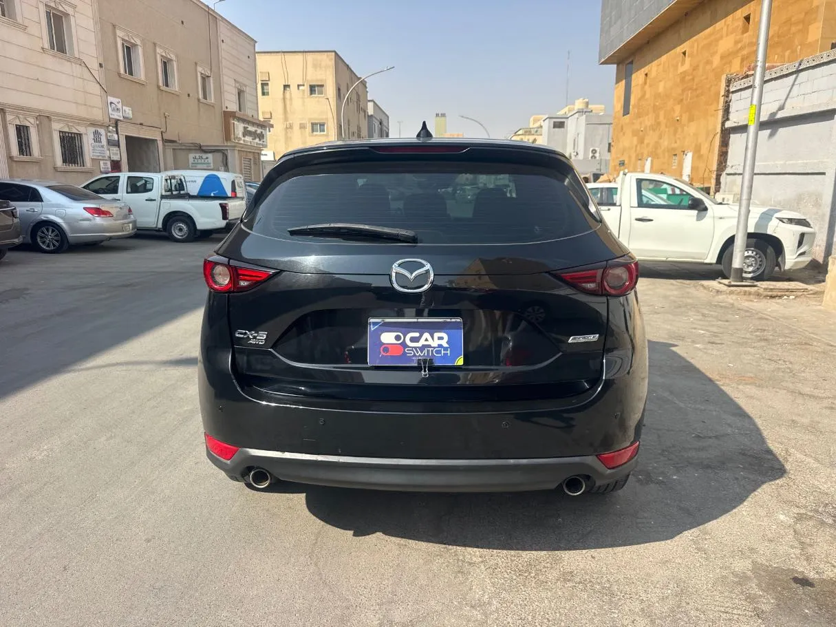 Car image 6