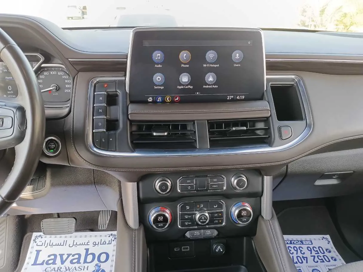 Car image 18