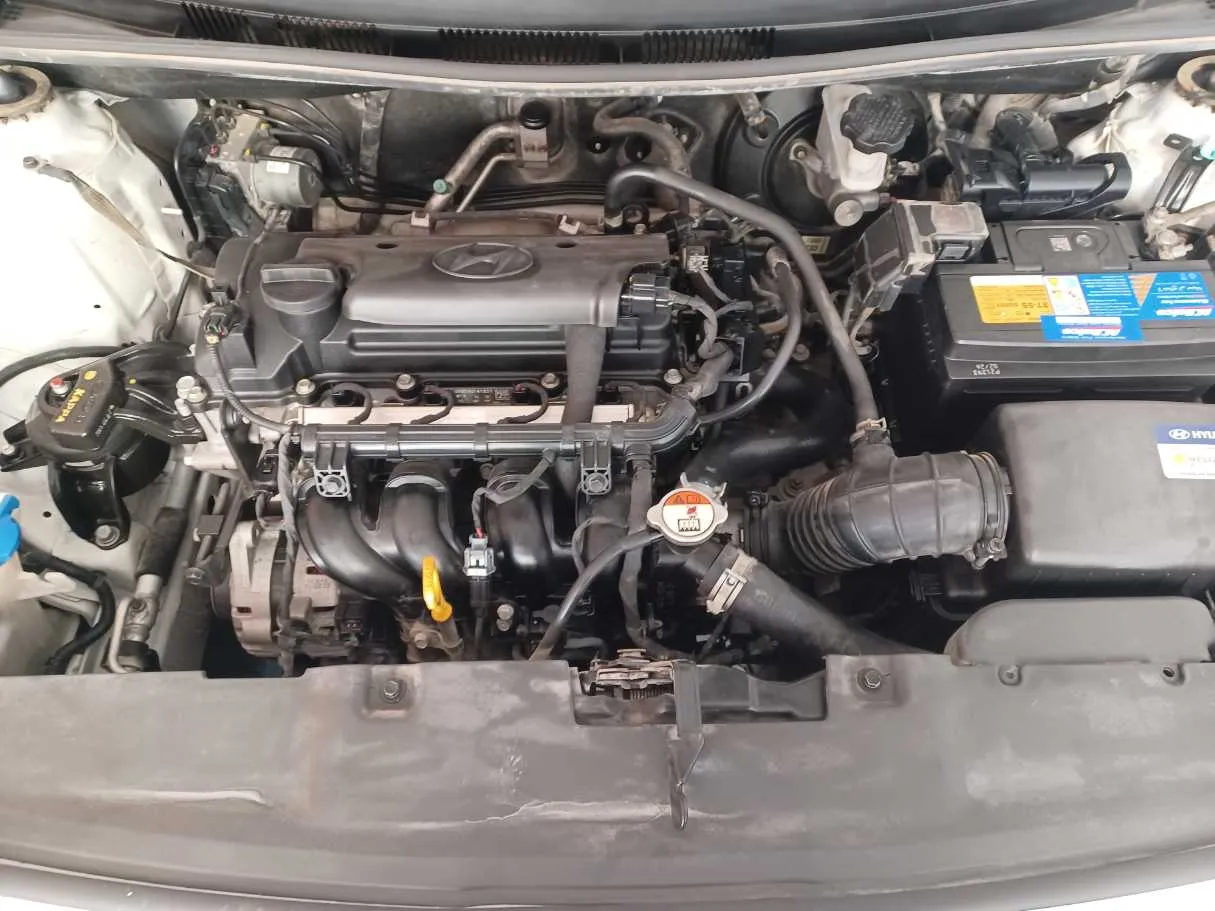 Car image 26