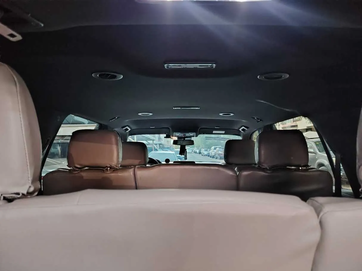 Car image 28