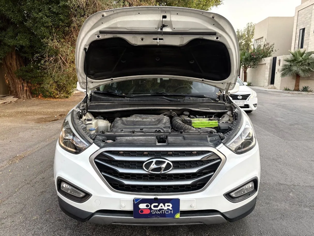 Car image 26