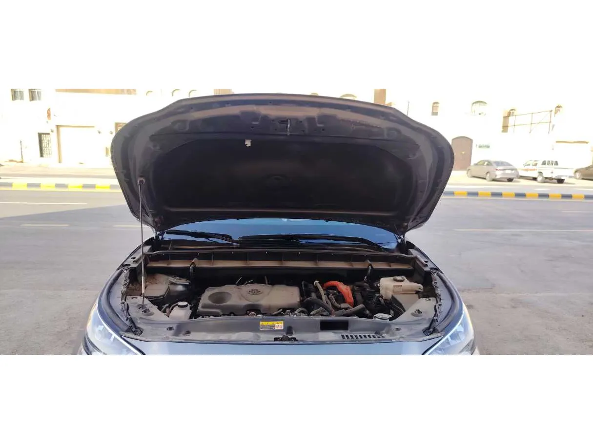 Car image 32