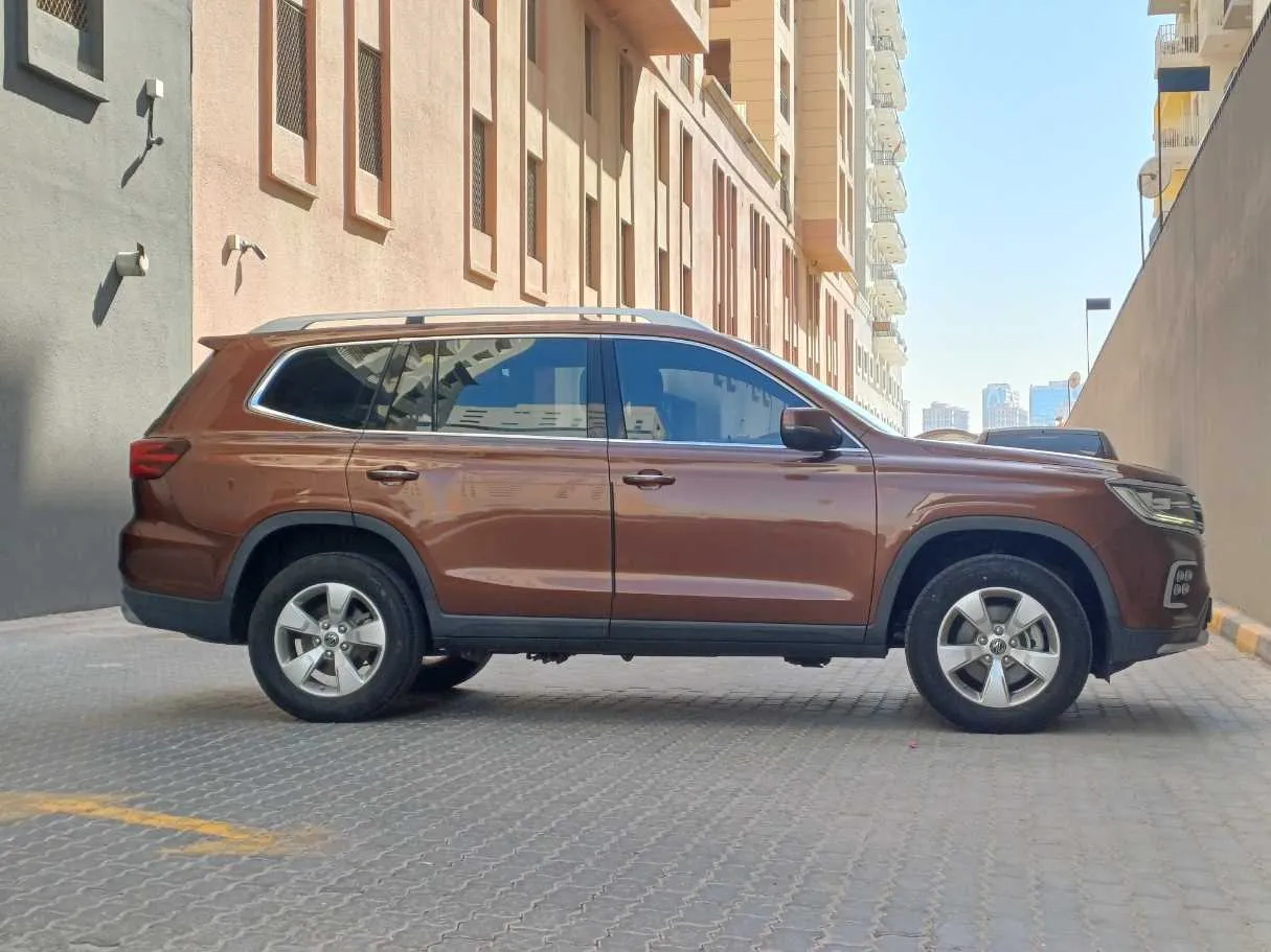 Car image 8