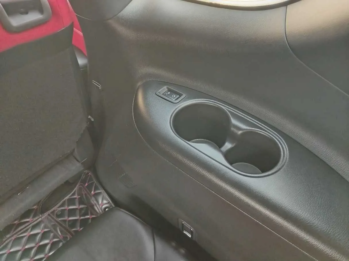 Car image 40