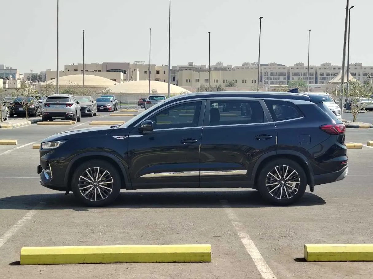 Car image 8