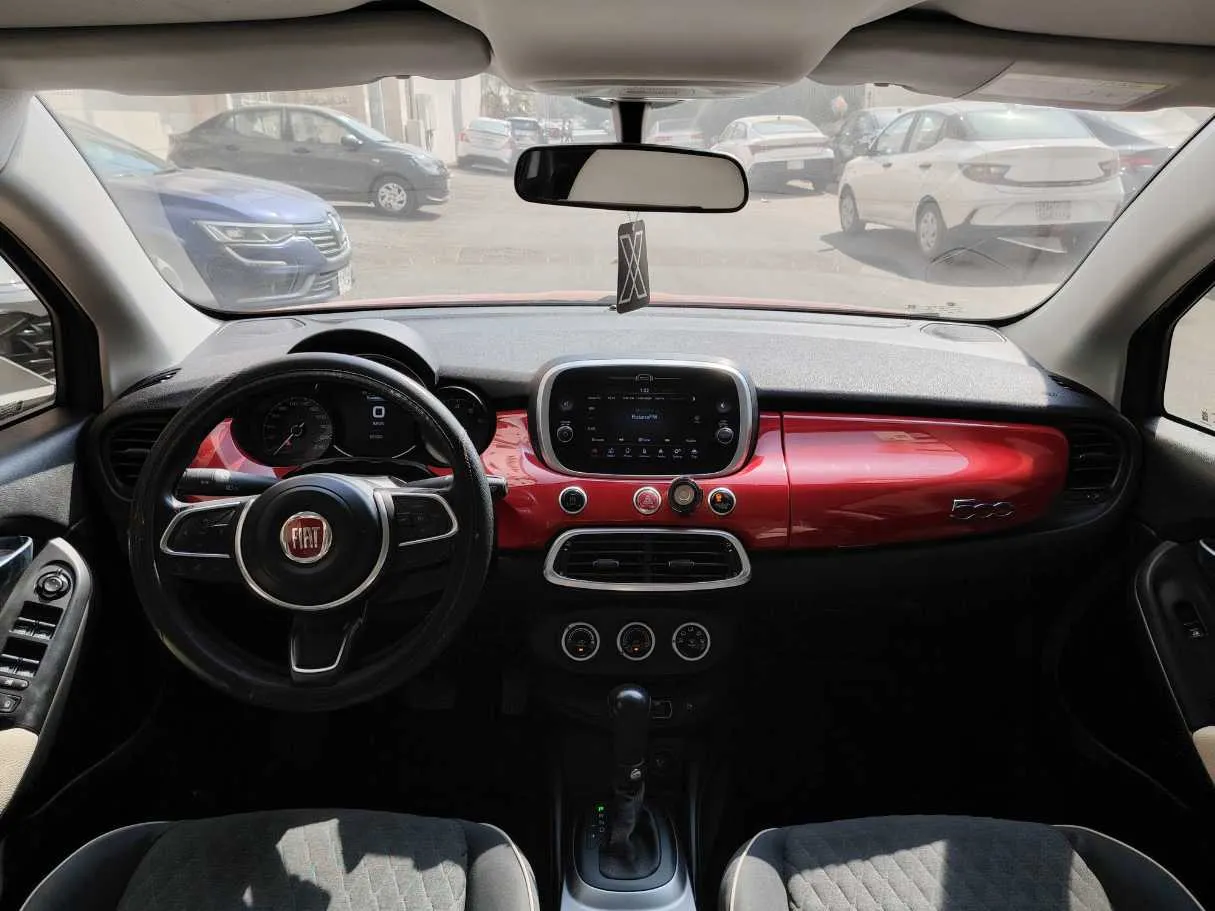 Car image 17