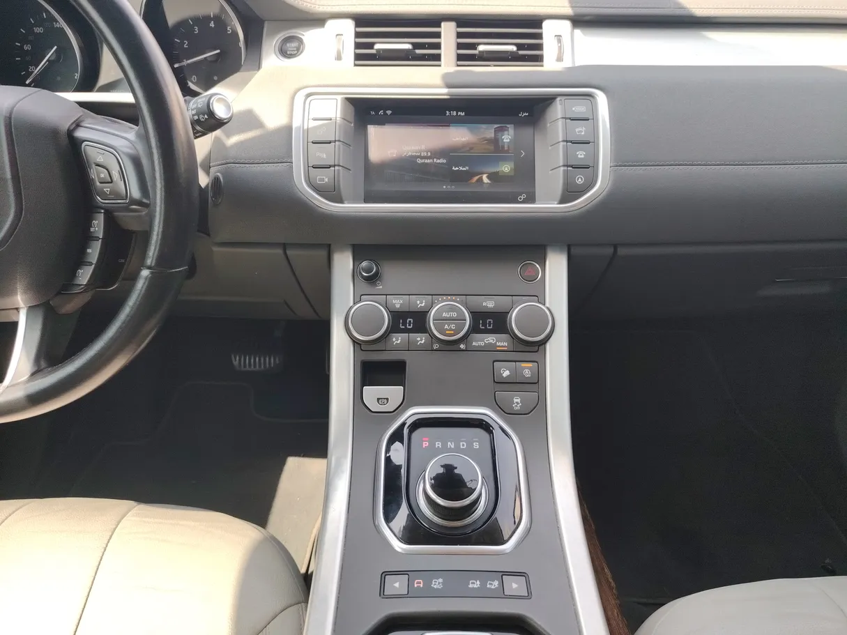 Car image 19