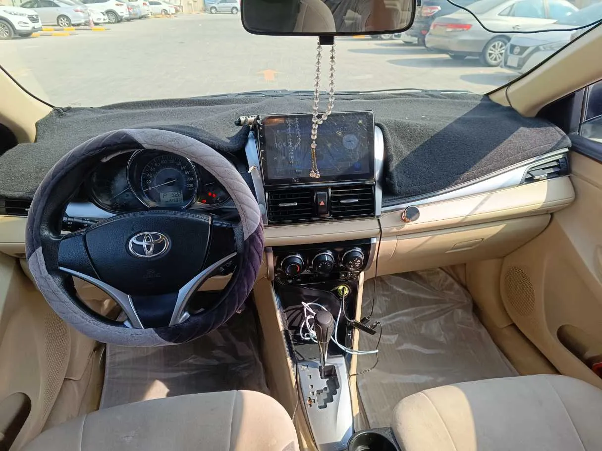 Car image 17