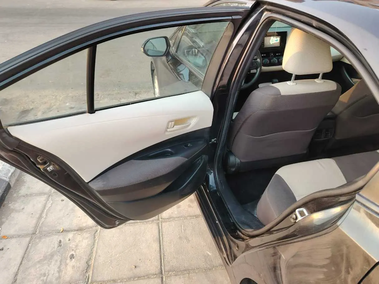 Car image 16
