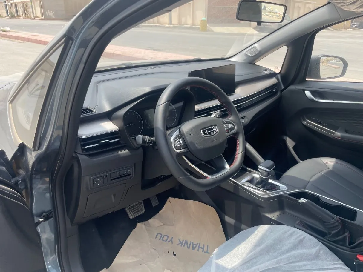 Car image 11