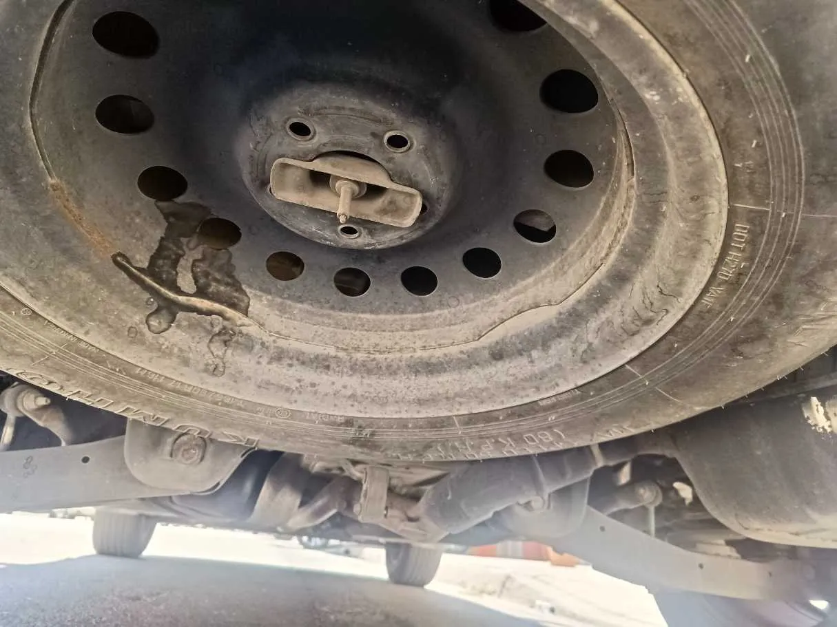 Car image 29