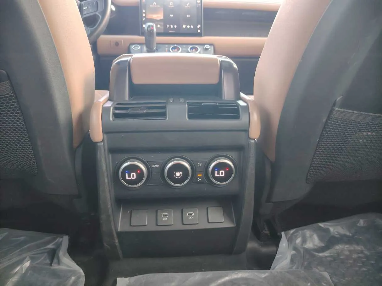 Car image 27