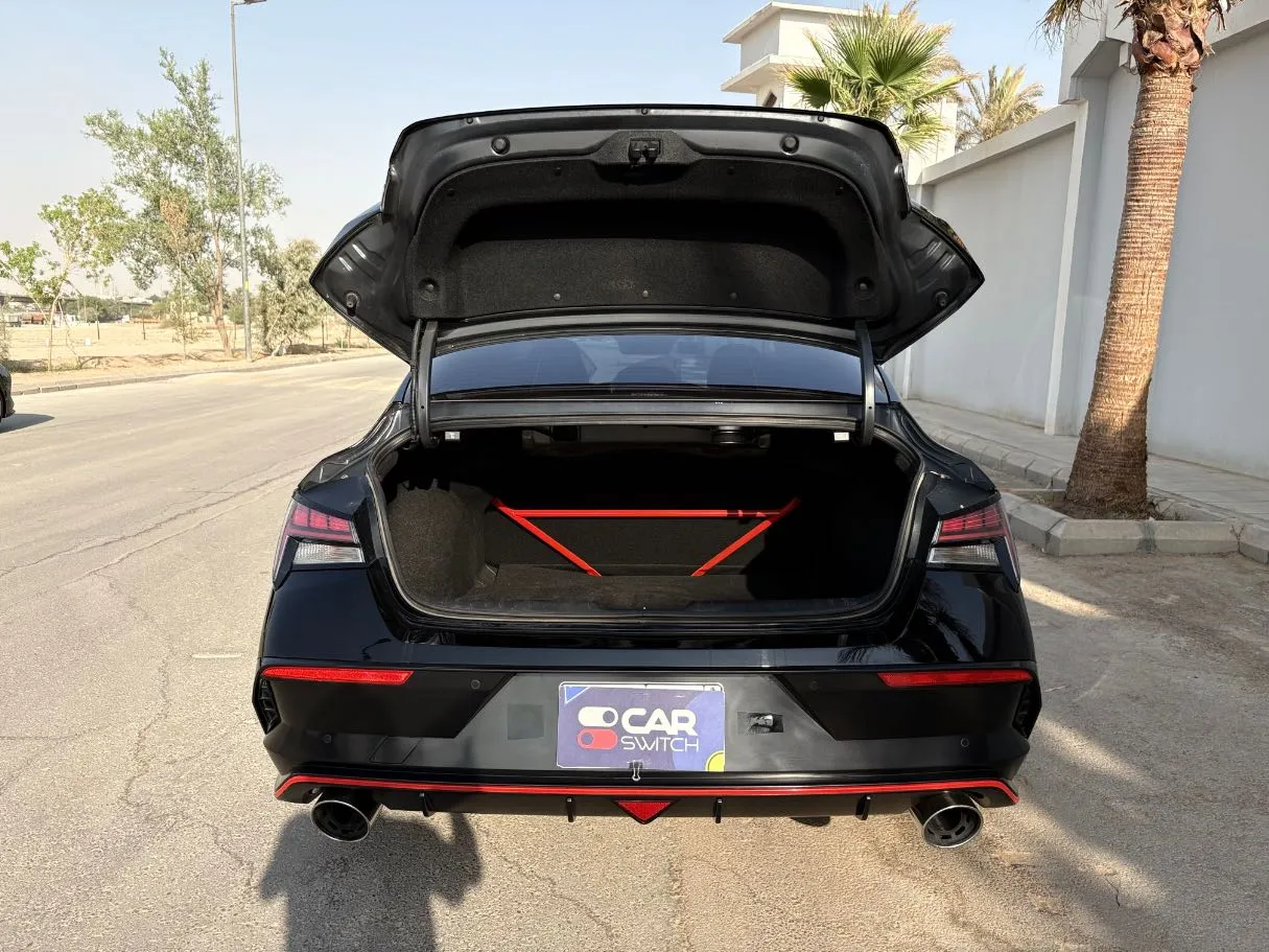 Car image 25