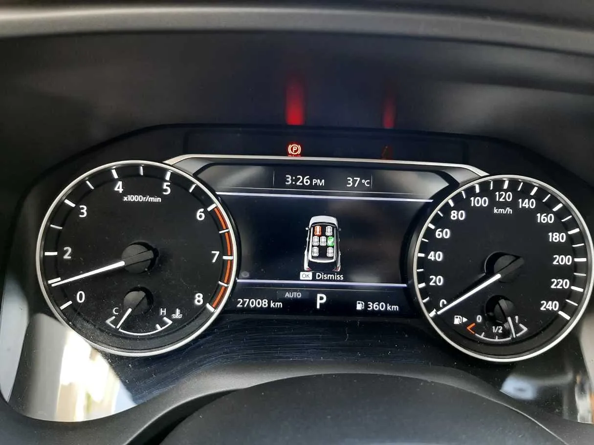 Car image 18