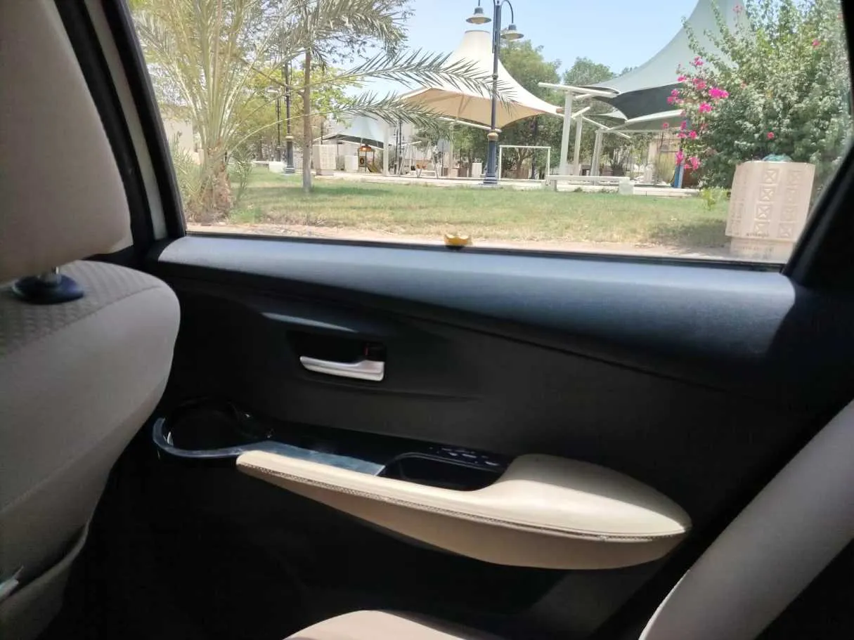 Car image 37