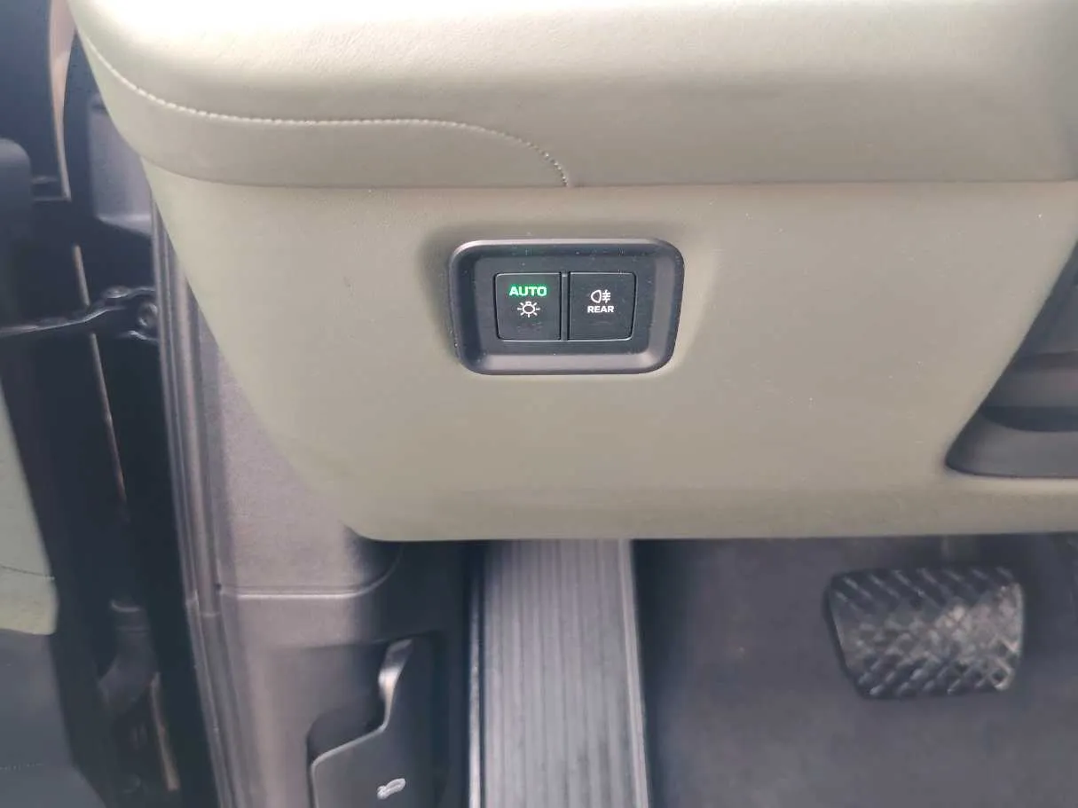 Car image 39