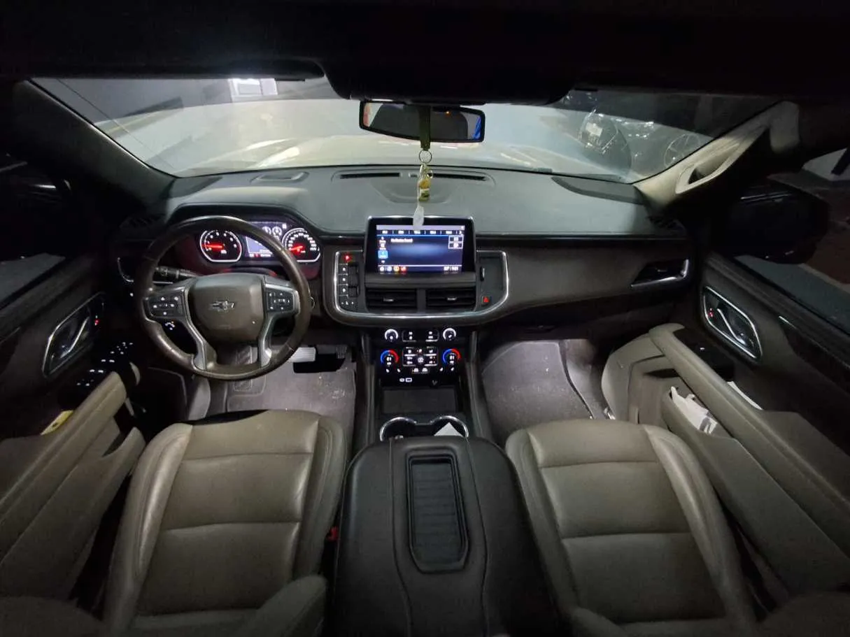 Car image 15