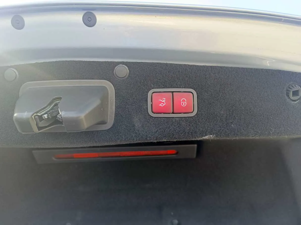 Car image 31