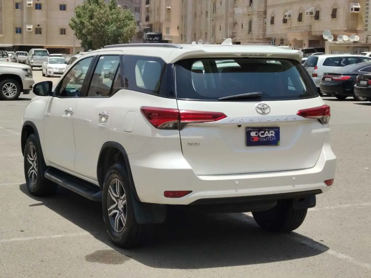 Car image 7