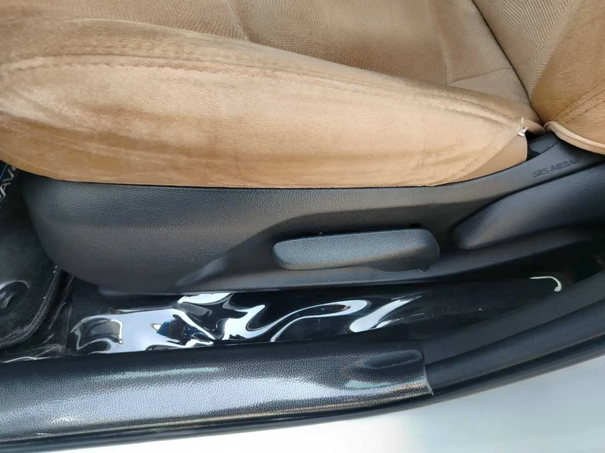 Car image 31