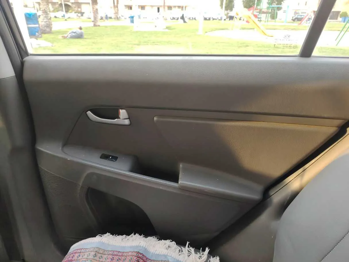 Car image 40