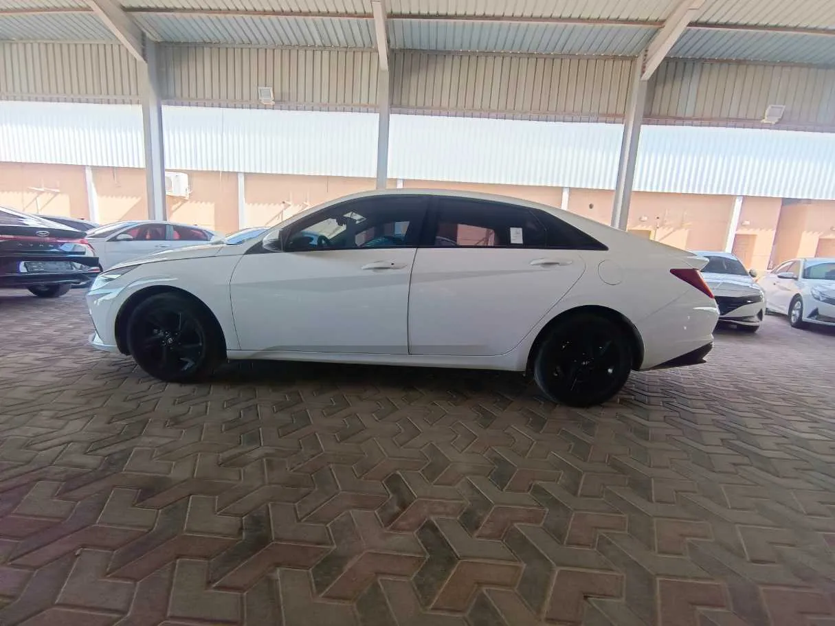 Car image 8