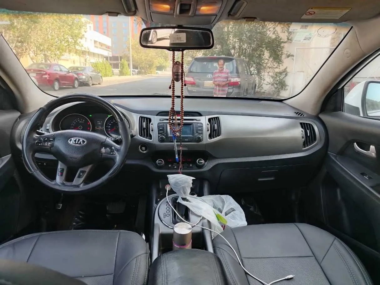 Car image 20