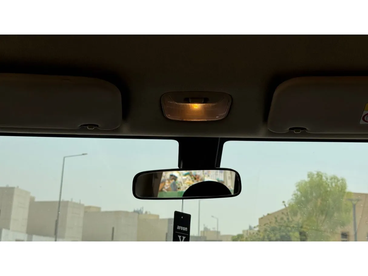 Car image 25