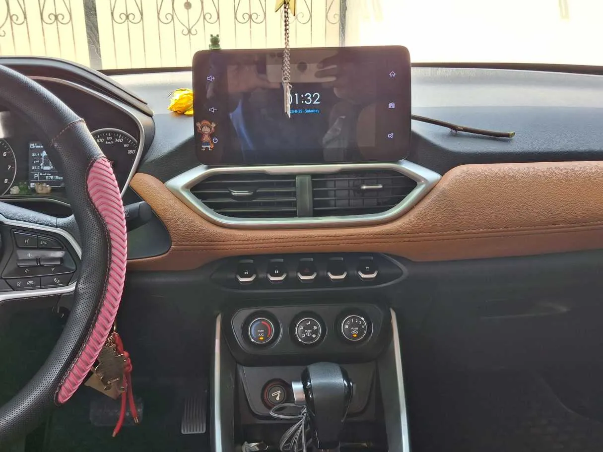 Car image 17