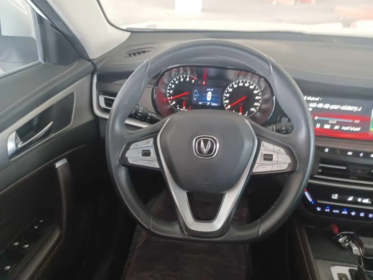 Car image 16
