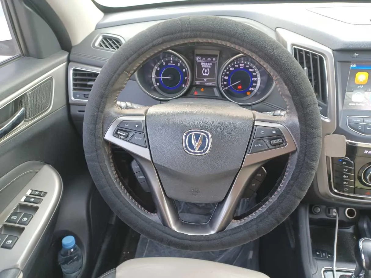 Car image 16