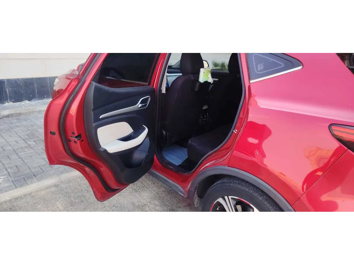 Car image 13