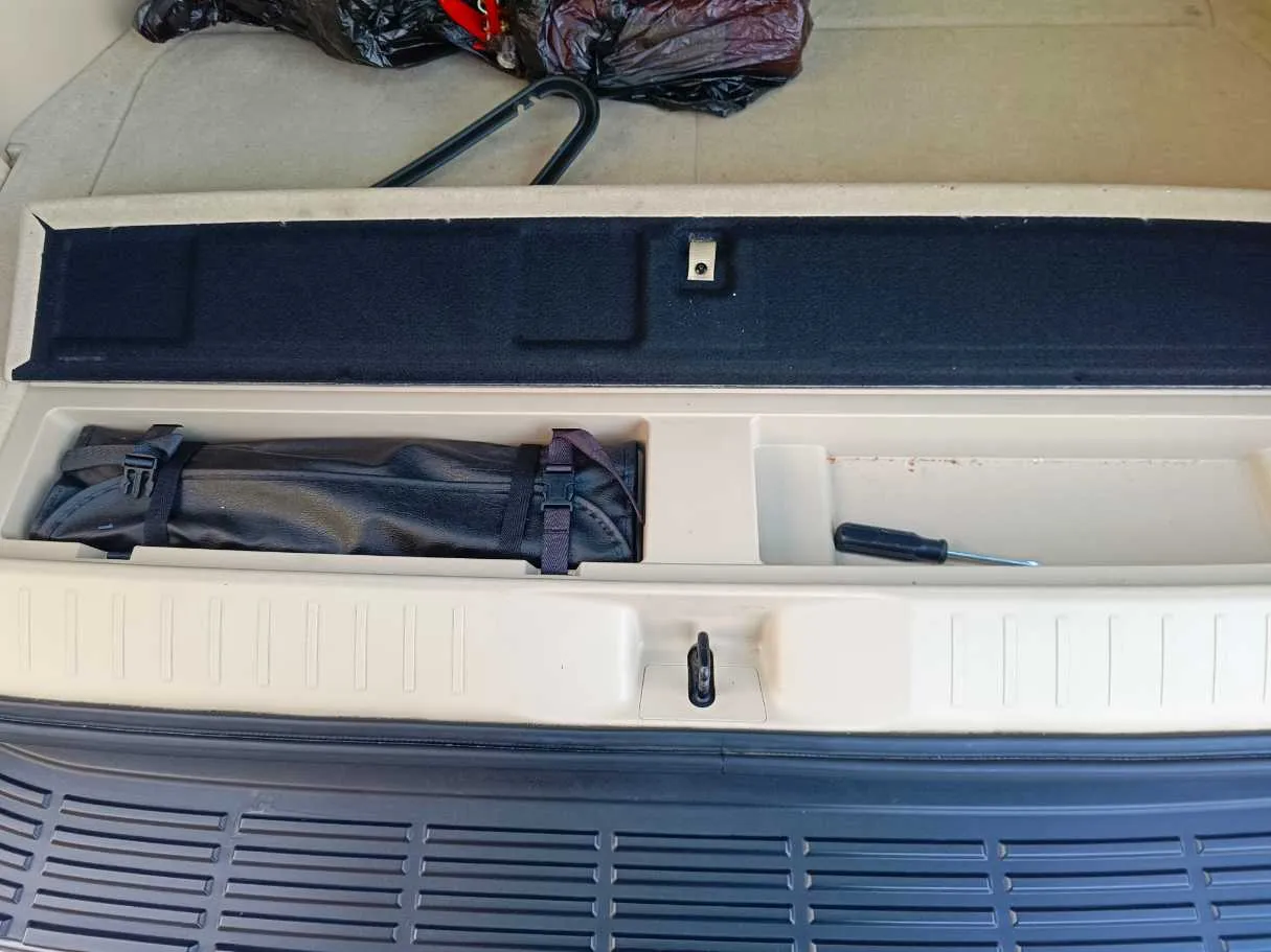 Car image 36