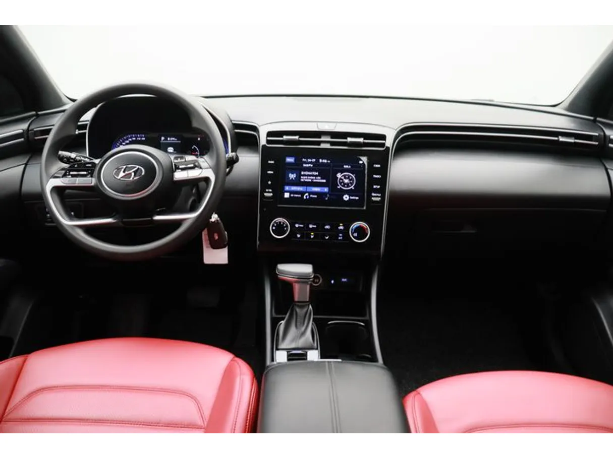Car image 14
