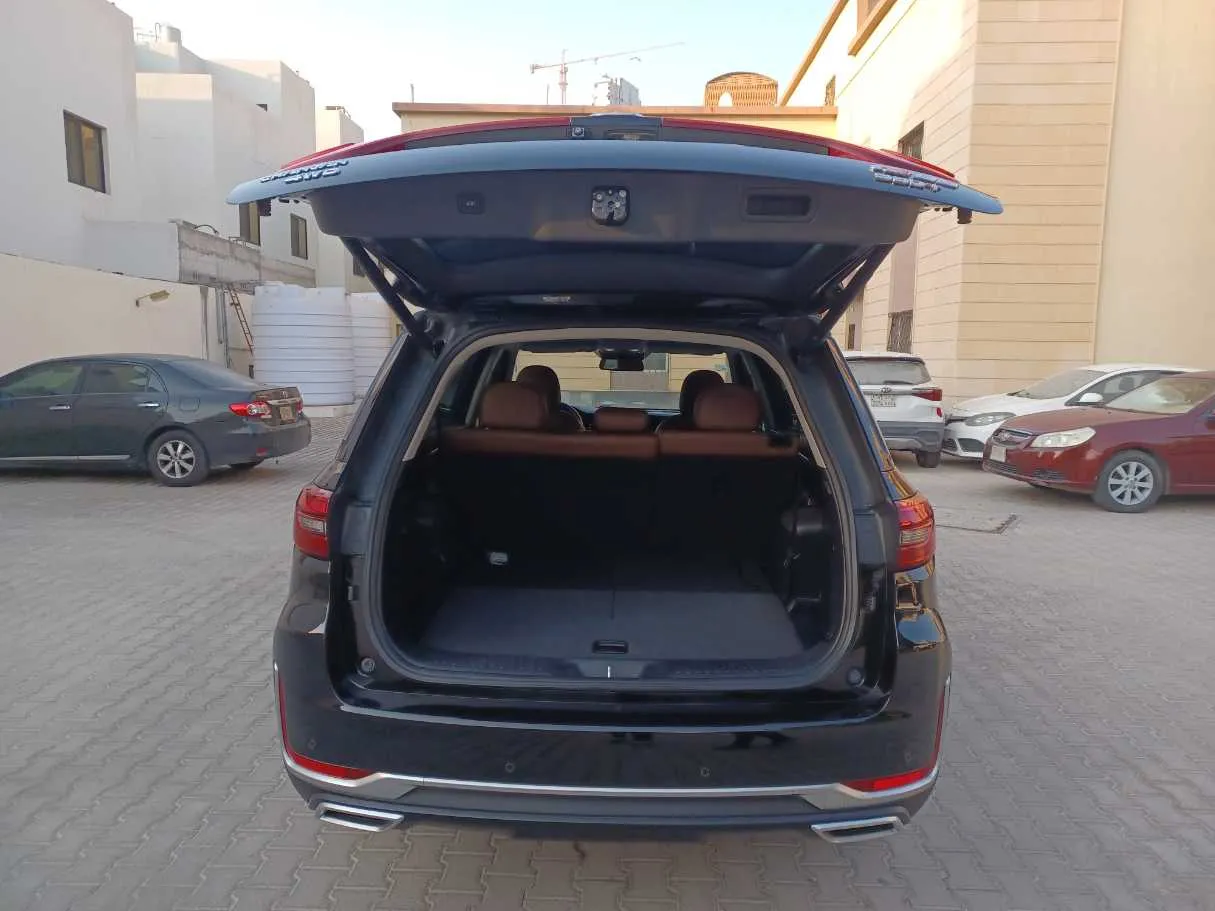 Car image 19