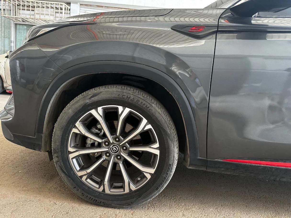 Car image 9