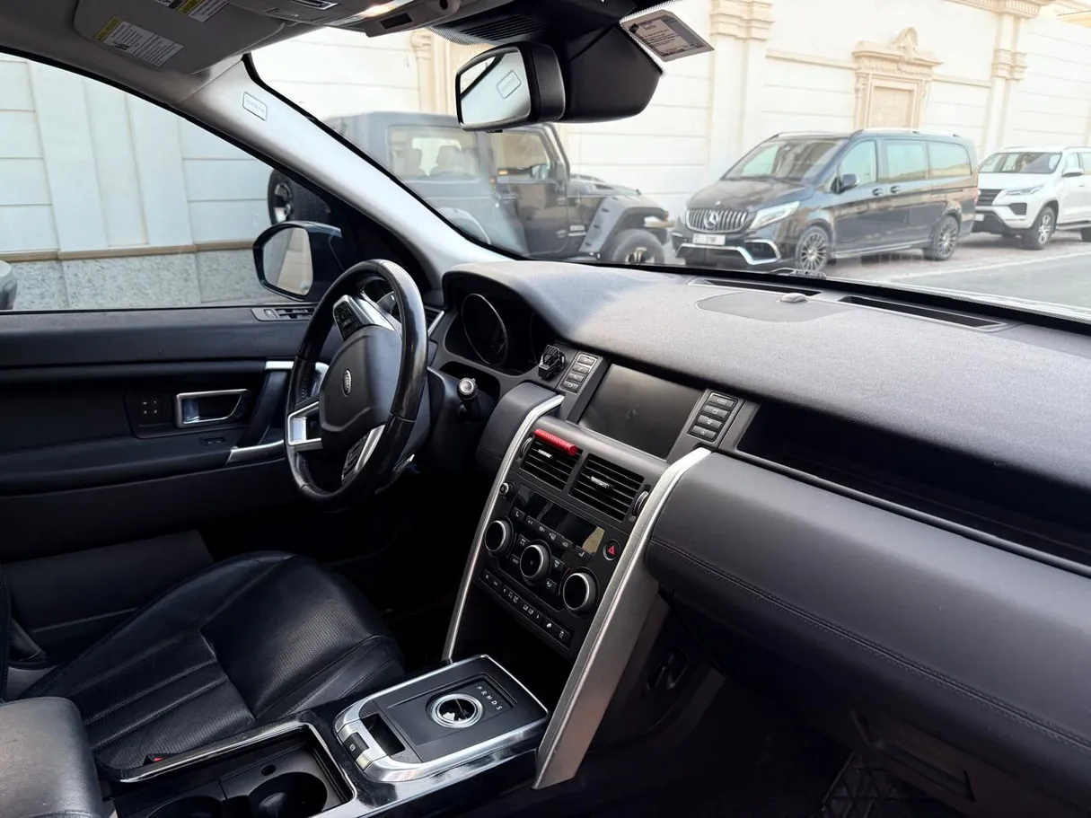 Car image 9