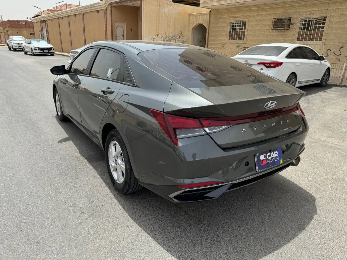 Car image 7